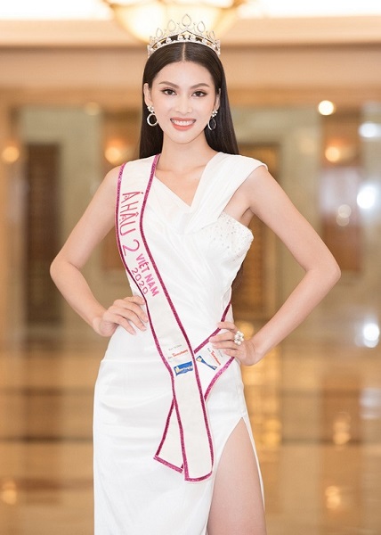 Netizen không ít lần xuýt xoa, thán phục trước khả năng “bắn” tiếng Anh của TOP 3 Hoa hậu Việt Nam 2020